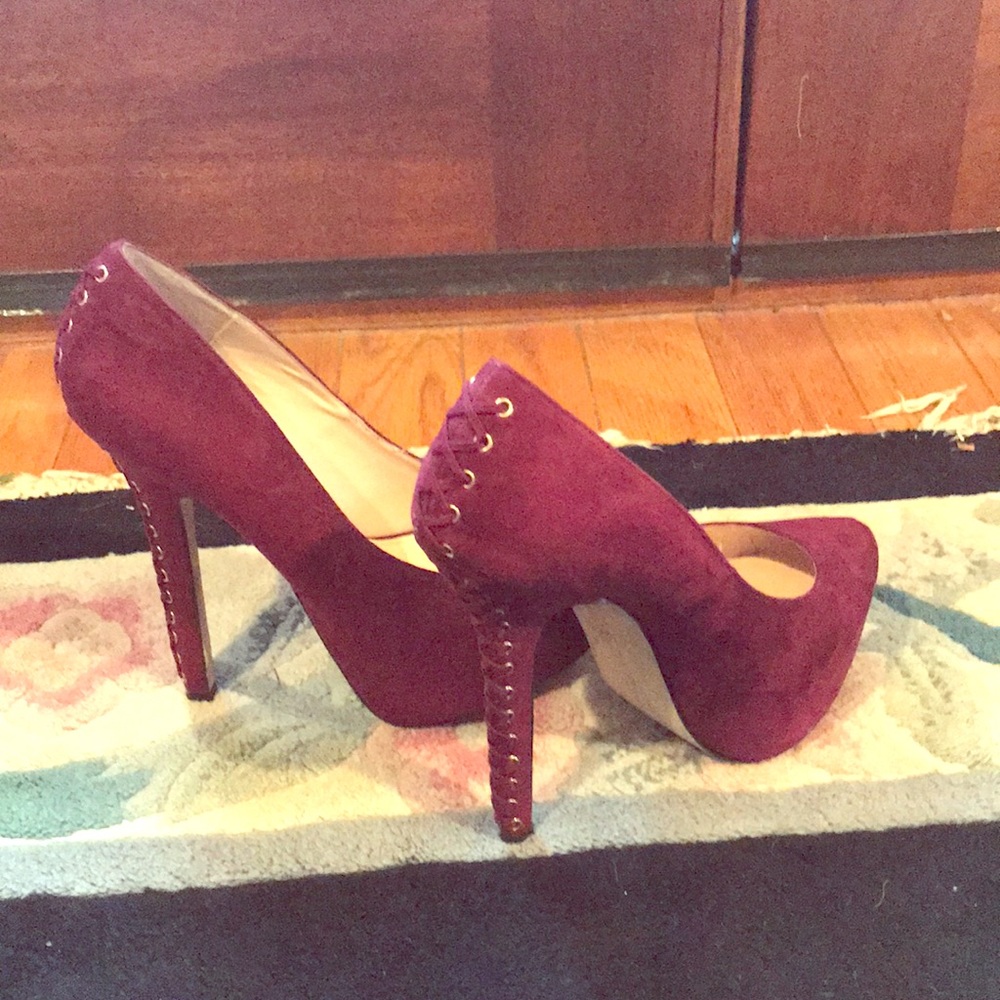 Gently worn shoe mint heels